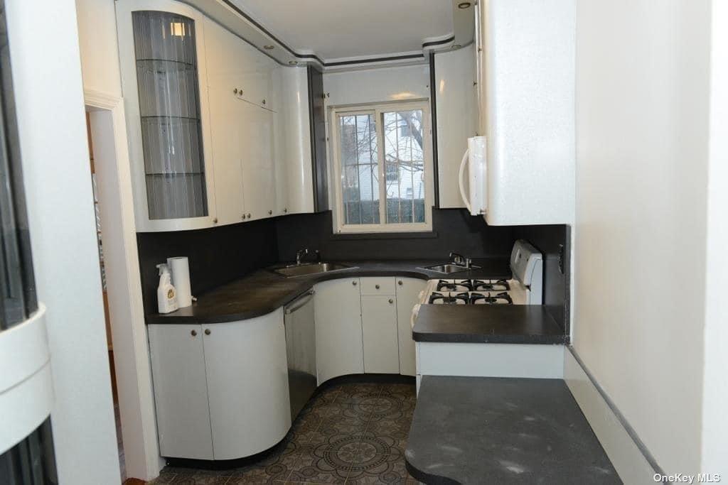 Single Family 62nd  Queens, NY 11375, MLS-853961-3