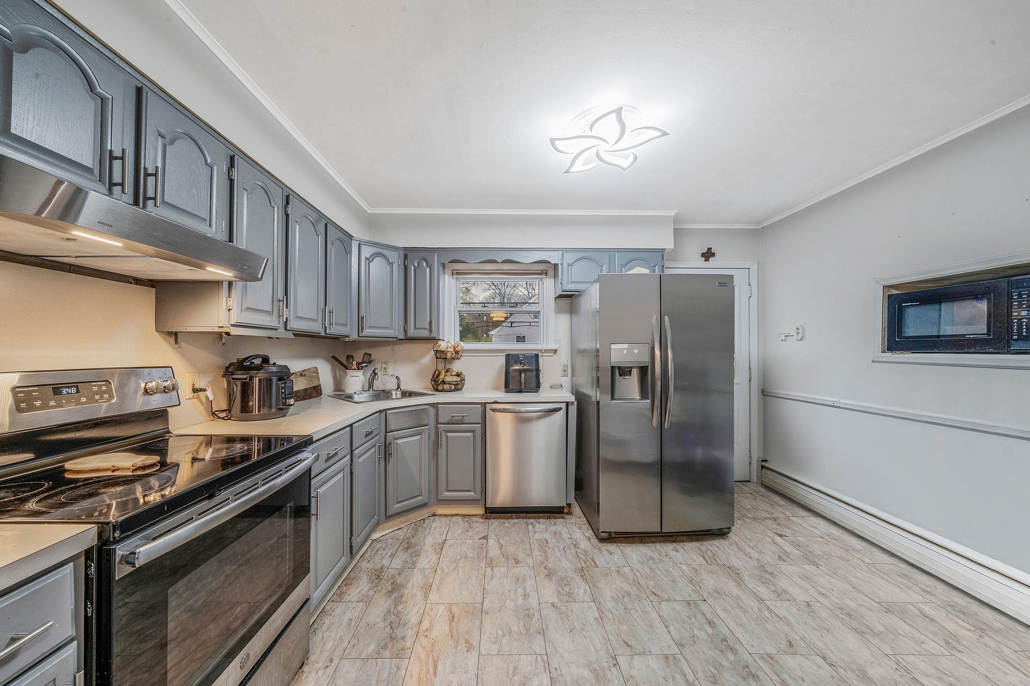 Single Family Landsberger  Suffolk County, NY 11980, MLS-853971-6