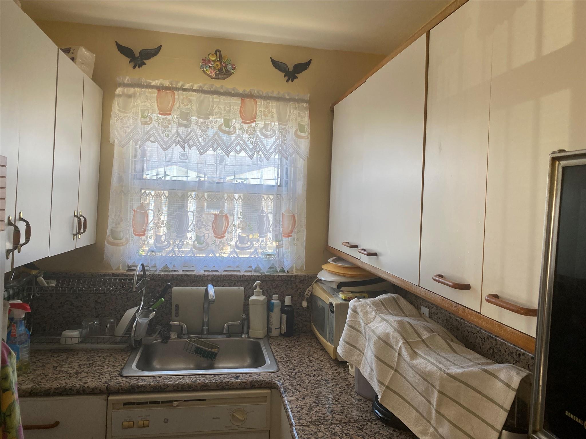 Coop Langdale  Queens, NY 11040, MLS-853975-8