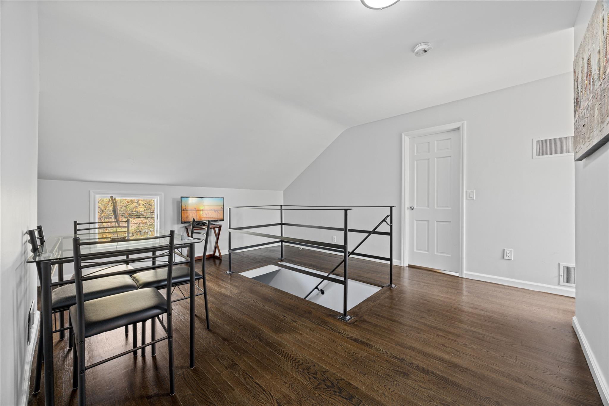Single Family Quaker Ridge  Westchester County, NY 10804, MLS-854009-20