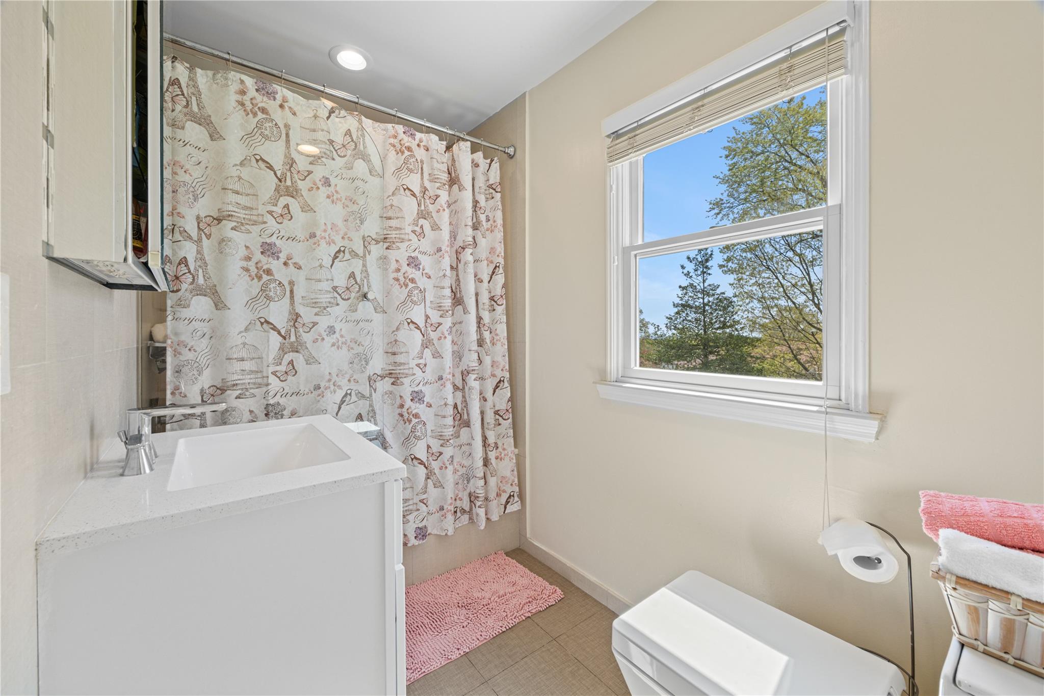 Single Family Quaker Ridge  Westchester County, NY 10804, MLS-854009-23