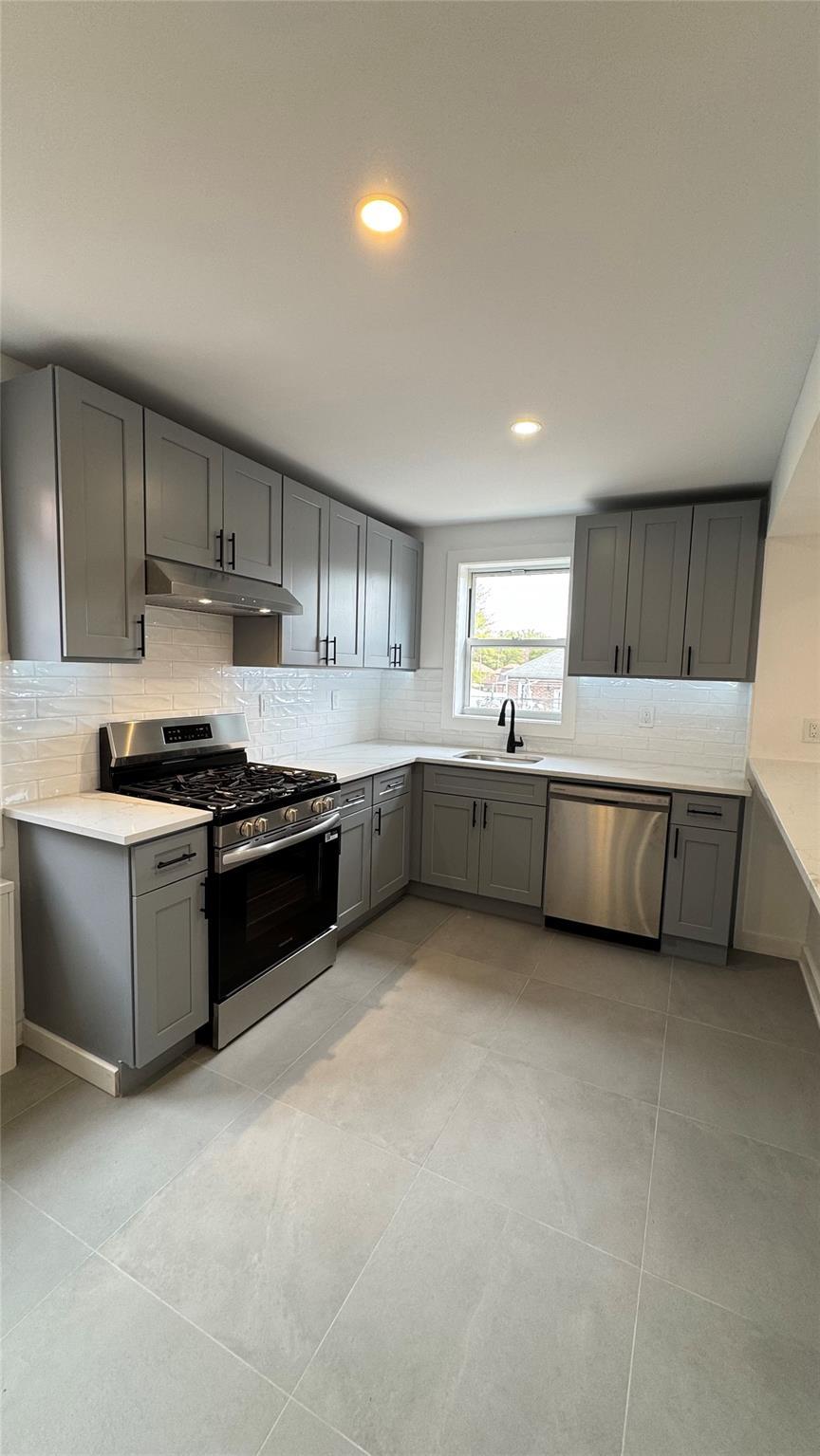Apartment Barnes  Bronx, NY 10467, MLS-854025-4