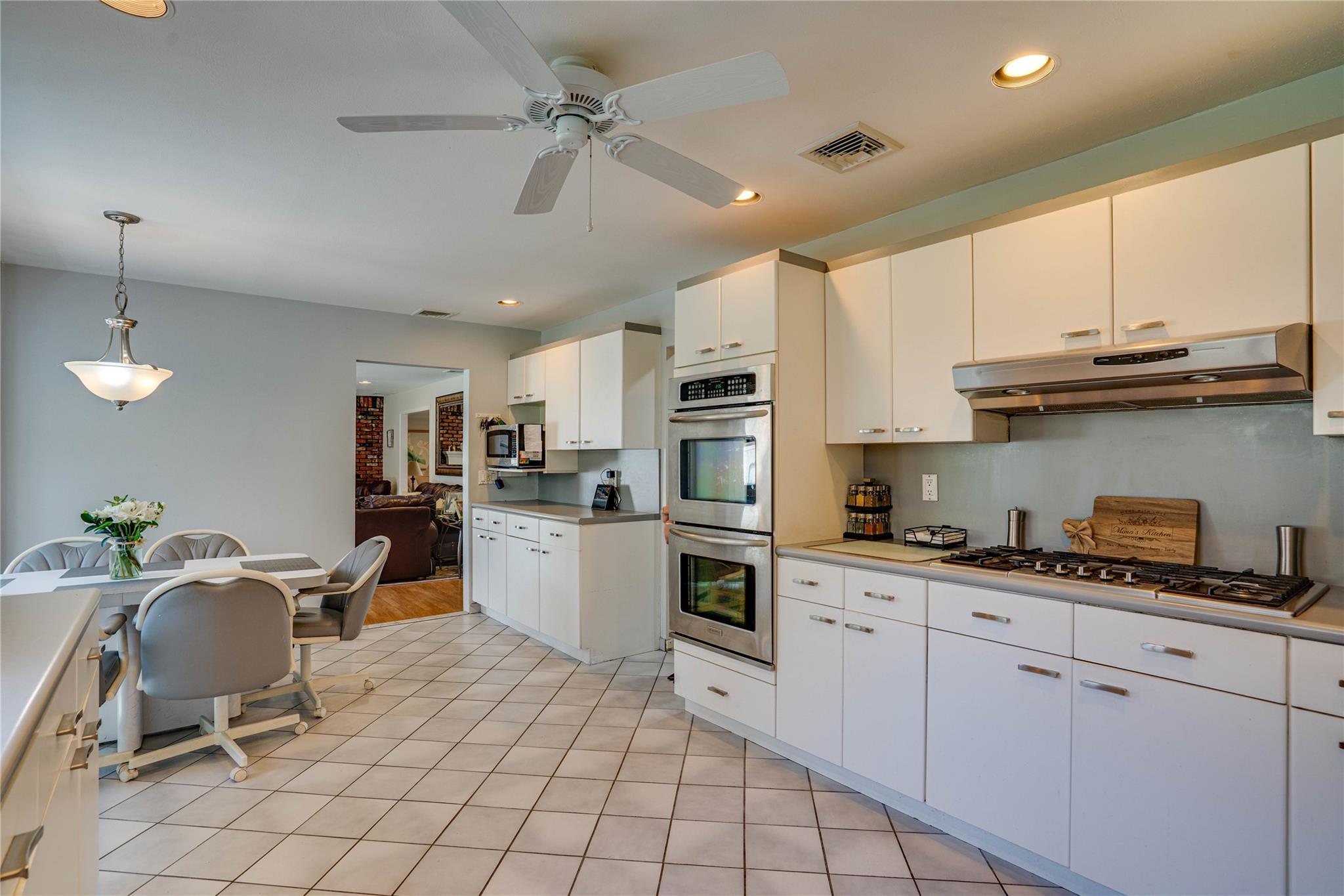 Single Family Stonehurst  Suffolk County, NY 11746, MLS-854029-26