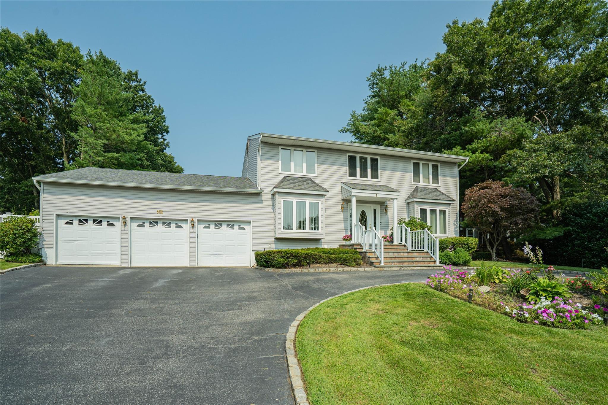 Single Family Stonehurst  Suffolk County, NY 11746, MLS-854029-3
