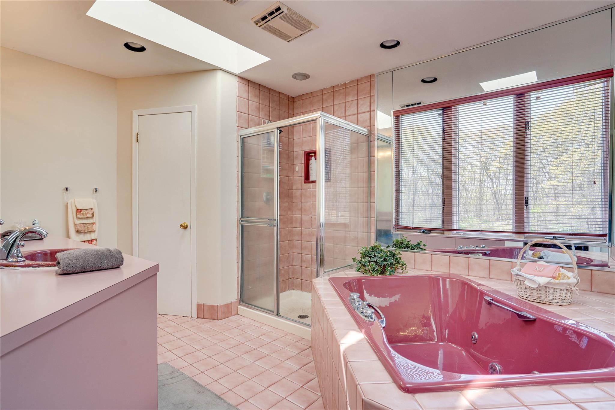 Single Family Stonehurst  Suffolk County, NY 11746, MLS-854029-34
