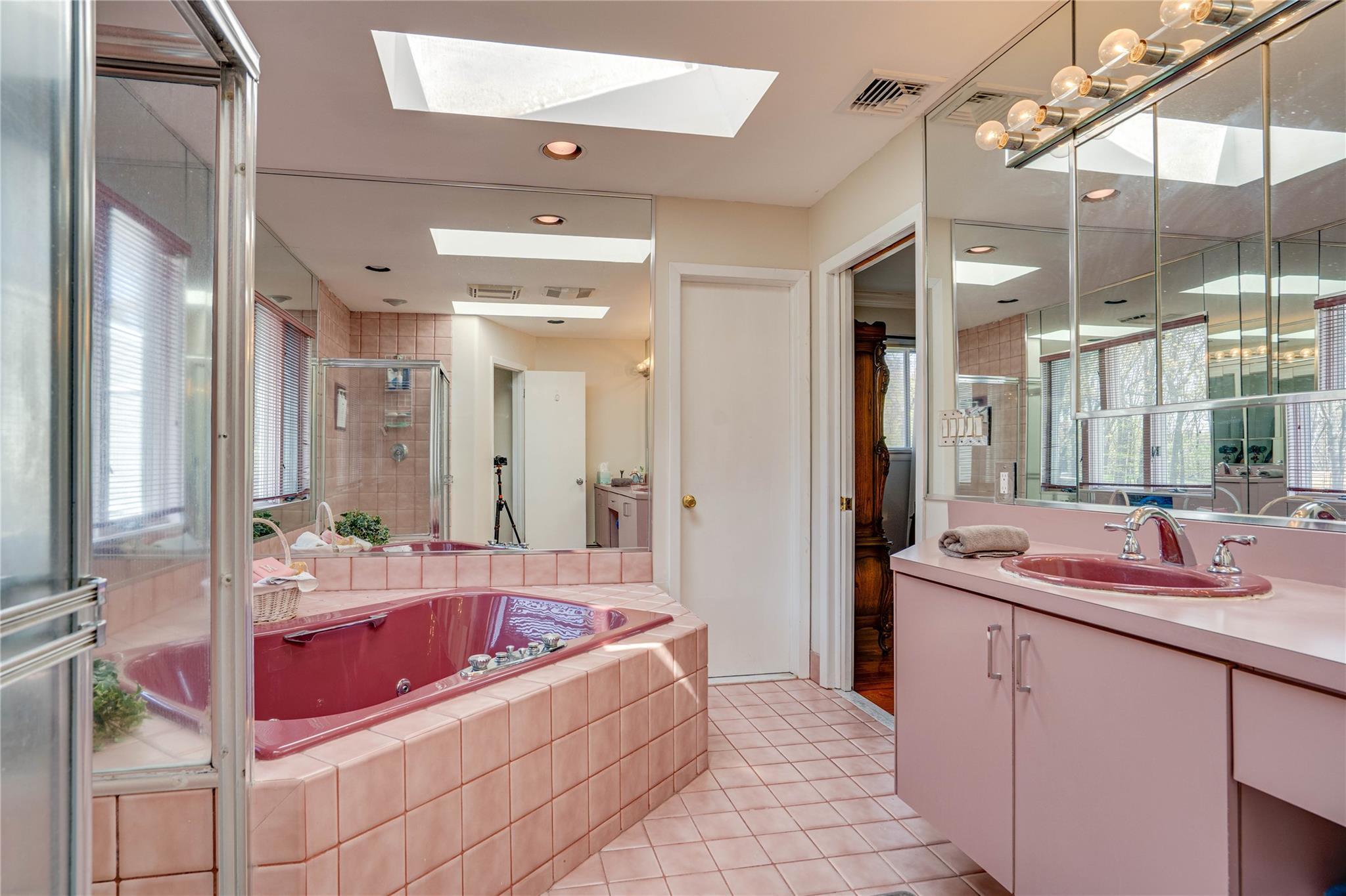 Single Family Stonehurst  Suffolk County, NY 11746, MLS-854029-35