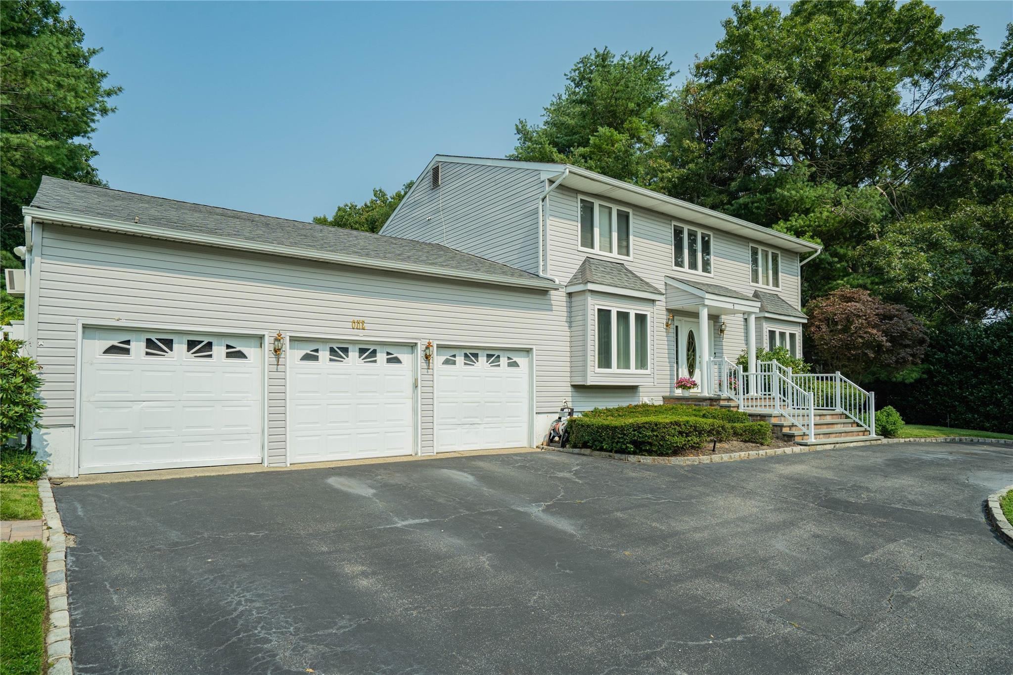 Single Family Stonehurst  Suffolk County, NY 11746, MLS-854029-4