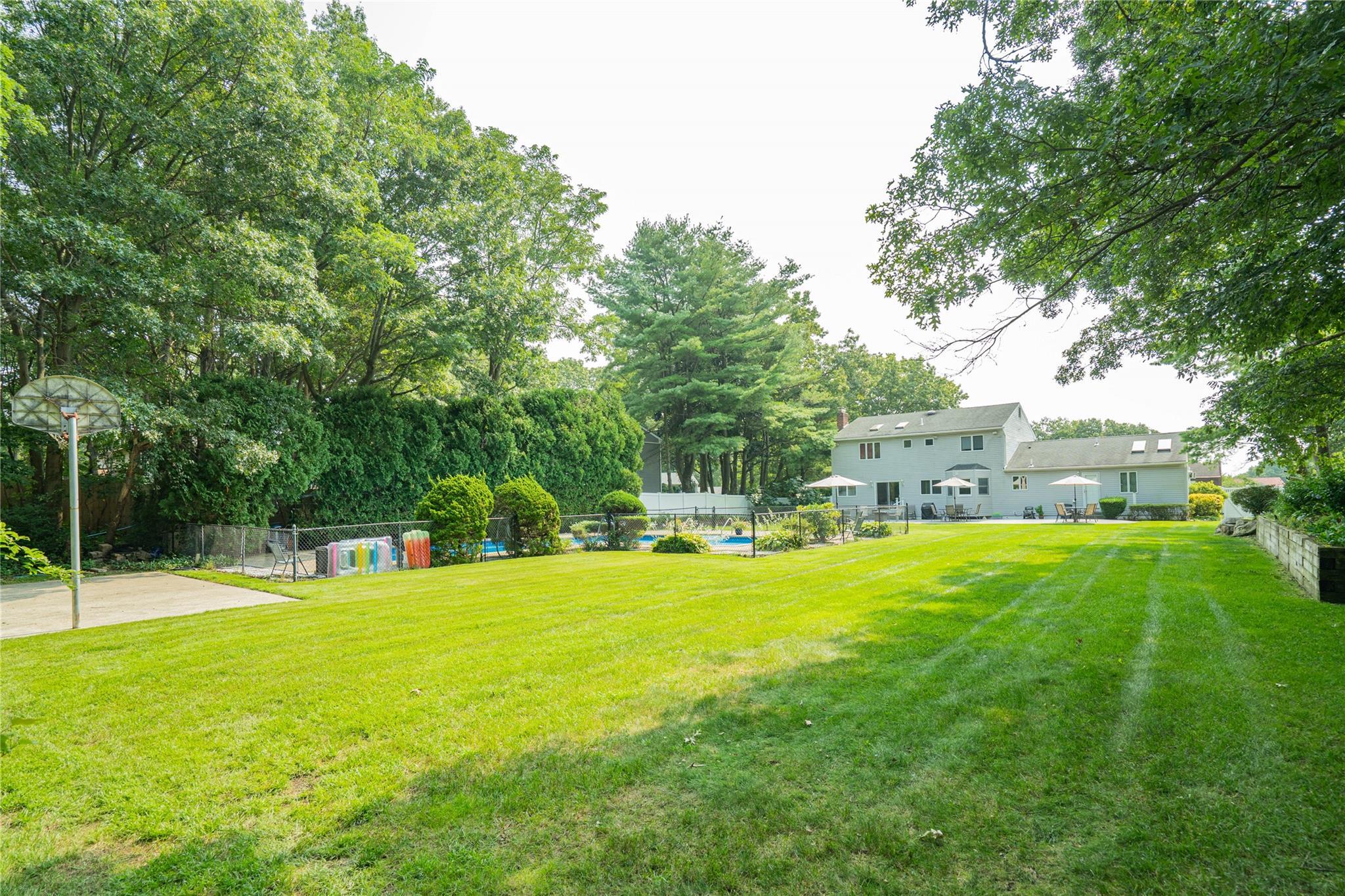 Single Family Stonehurst  Suffolk County, NY 11746, MLS-854029-42