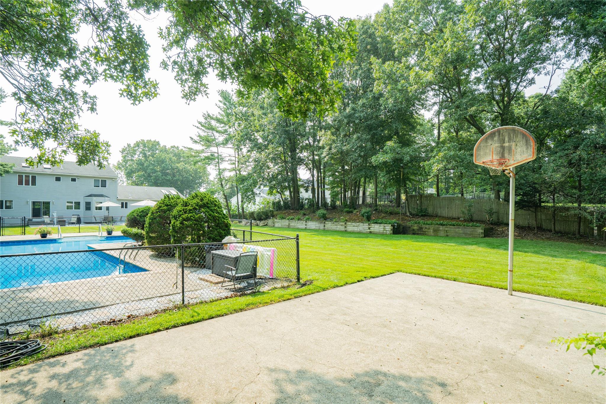 Single Family Stonehurst  Suffolk County, NY 11746, MLS-854029-43