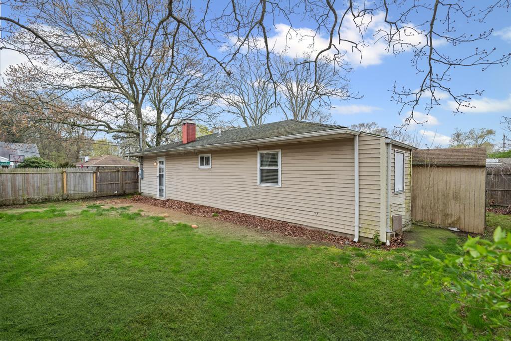 Single Family Parkwood  Suffolk County, NY 11967, MLS-854041-25
