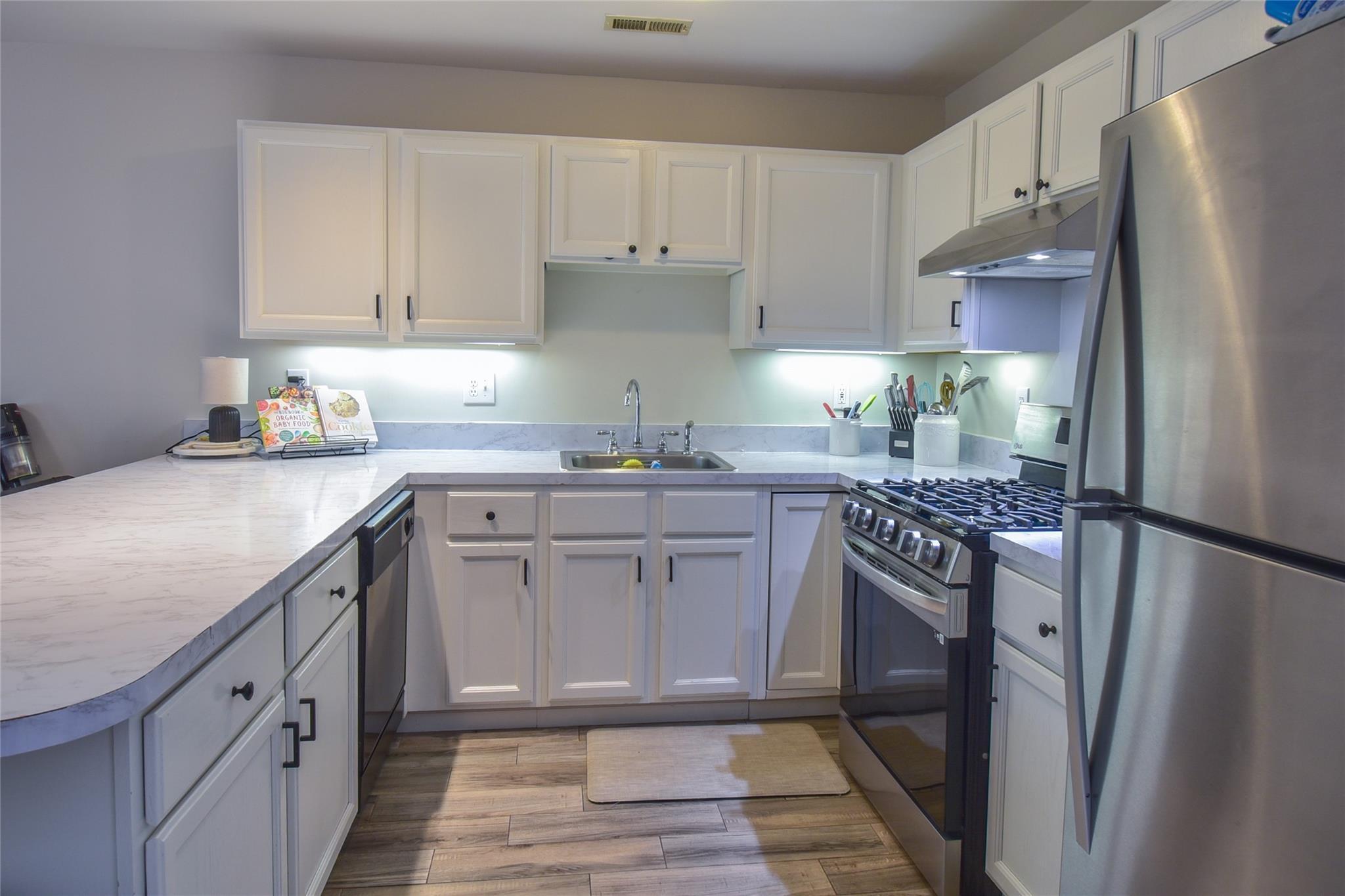 Single Family Gothic  Suffolk County, NY 11949, MLS-854052-6
