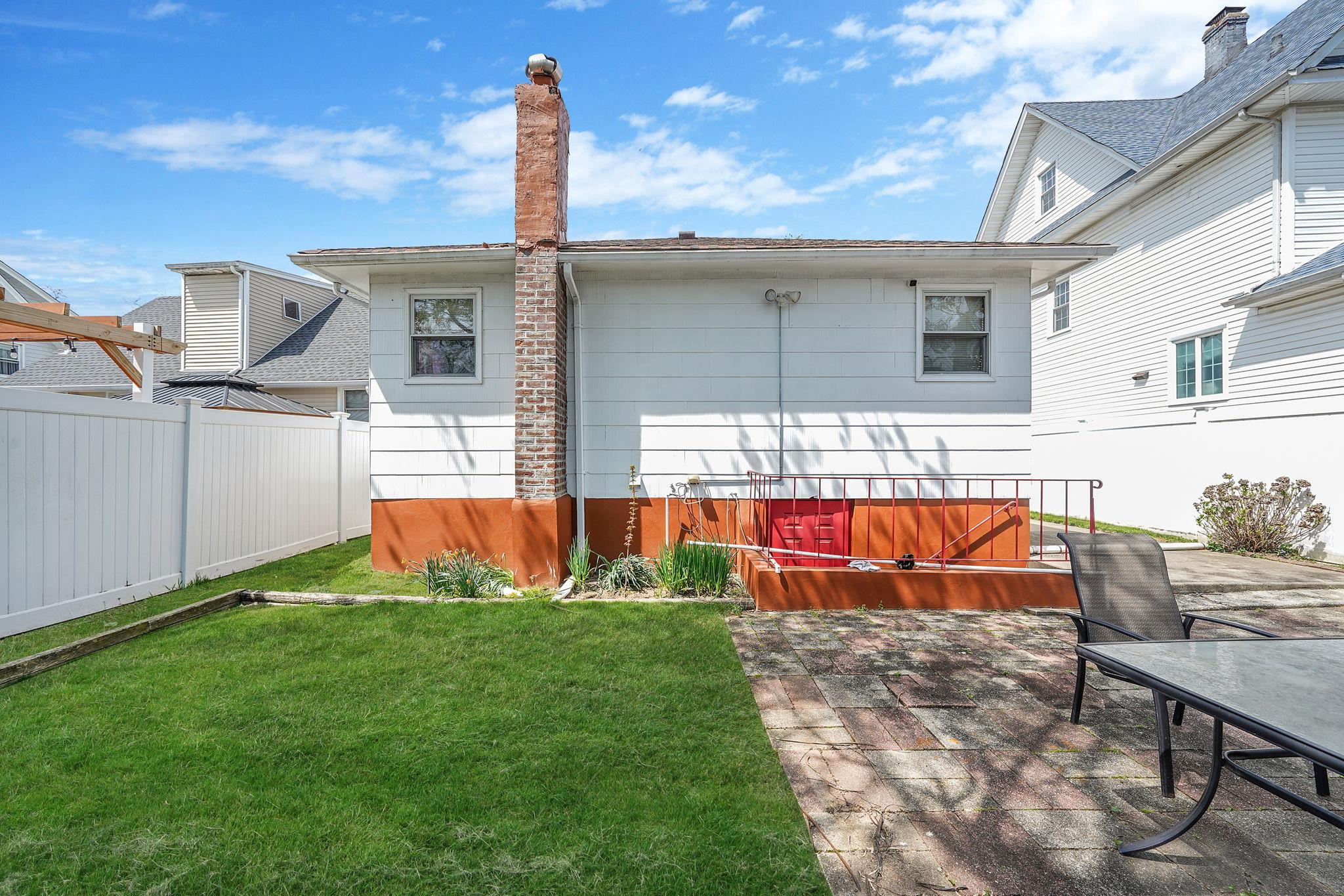 Single Family Pacific  Nassau County, NY 11510, MLS-854068-26