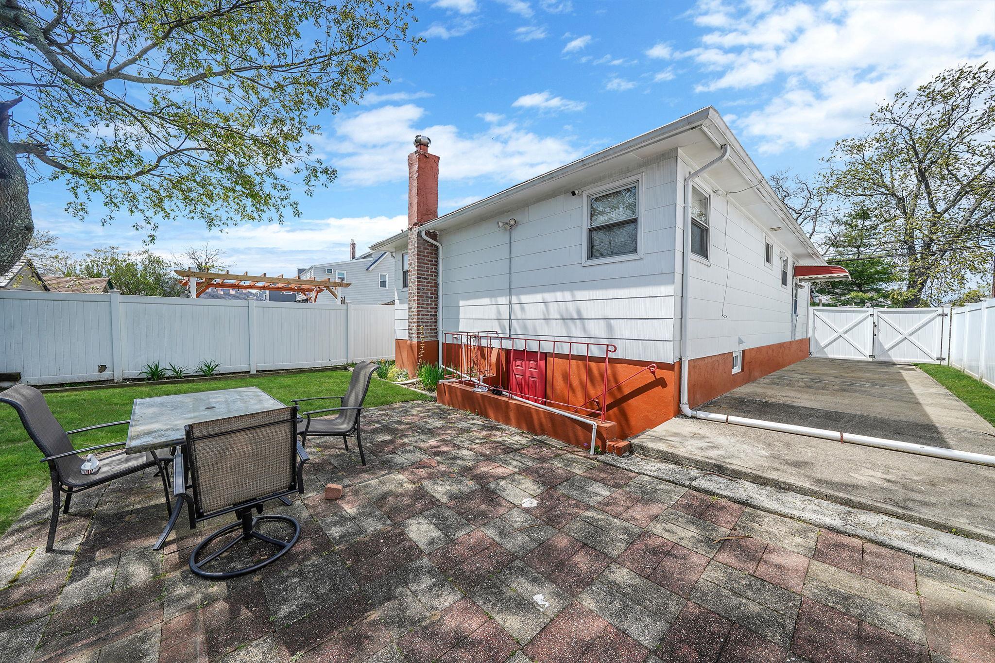 Single Family Pacific  Nassau County, NY 11510, MLS-854068-27