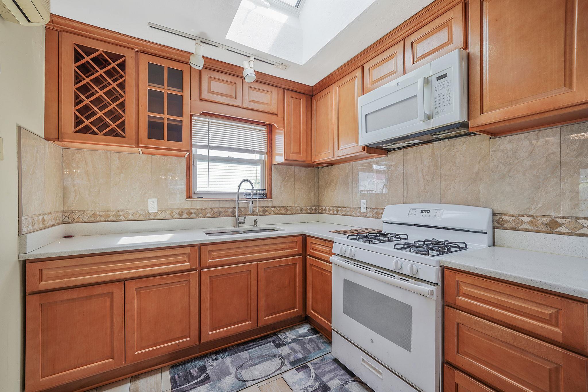 Single Family Pacific  Nassau County, NY 11510, MLS-854068-7
