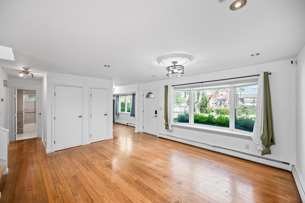 Single Family 14th  Suffolk County, NY 11704, MLS-854074-17