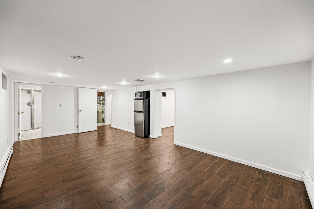 Single Family 14th  Suffolk County, NY 11704, MLS-854074-33
