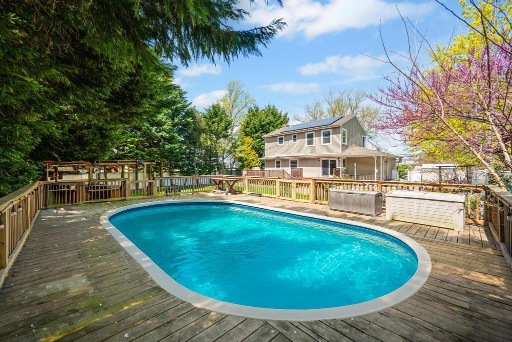 Single Family 14th  Suffolk County, NY 11704, MLS-854074-4