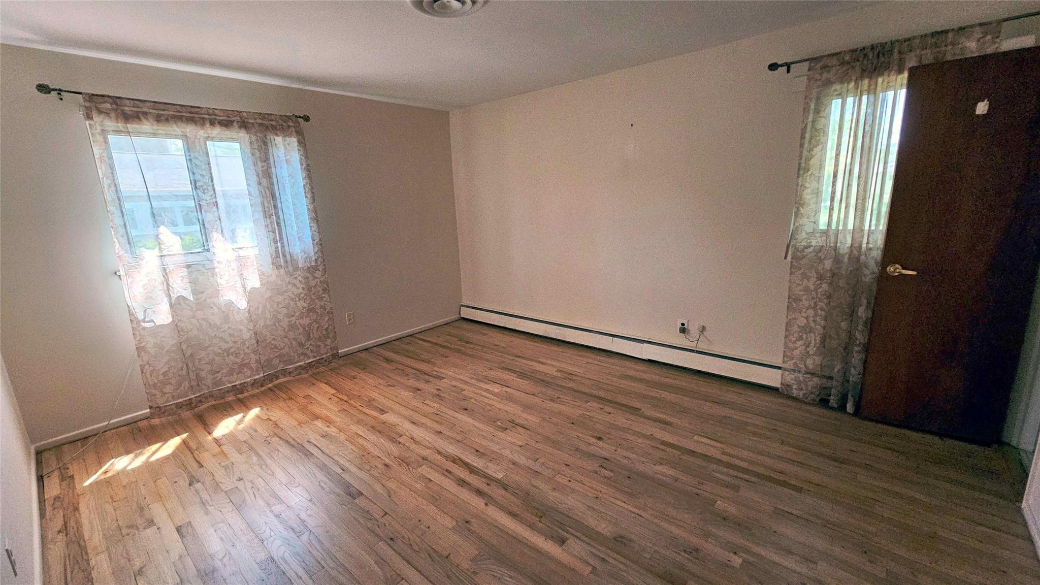 Single Family Hampshire  Suffolk County, NY 11706, MLS-854075-16