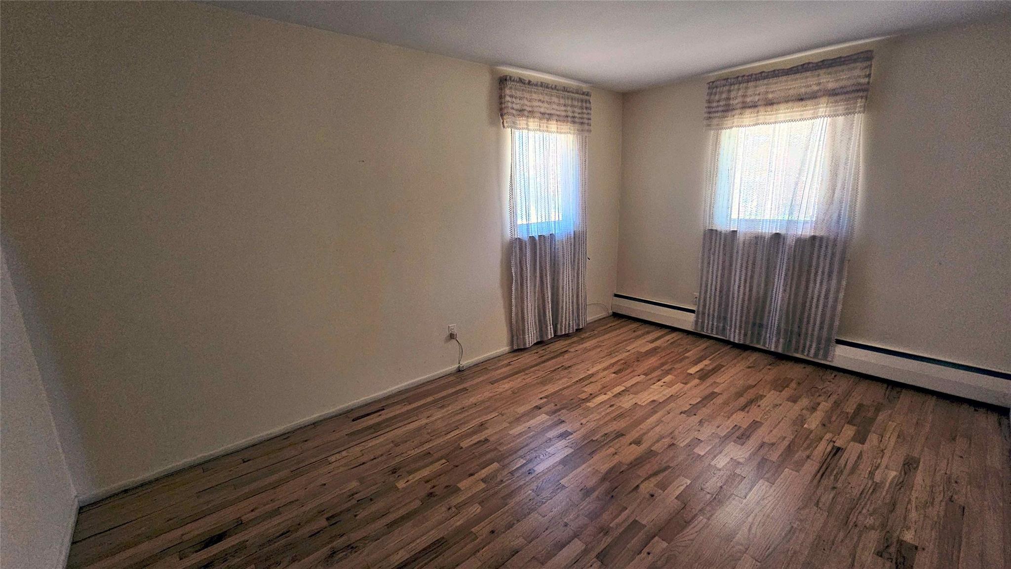 Single Family Hampshire  Suffolk County, NY 11706, MLS-854075-21