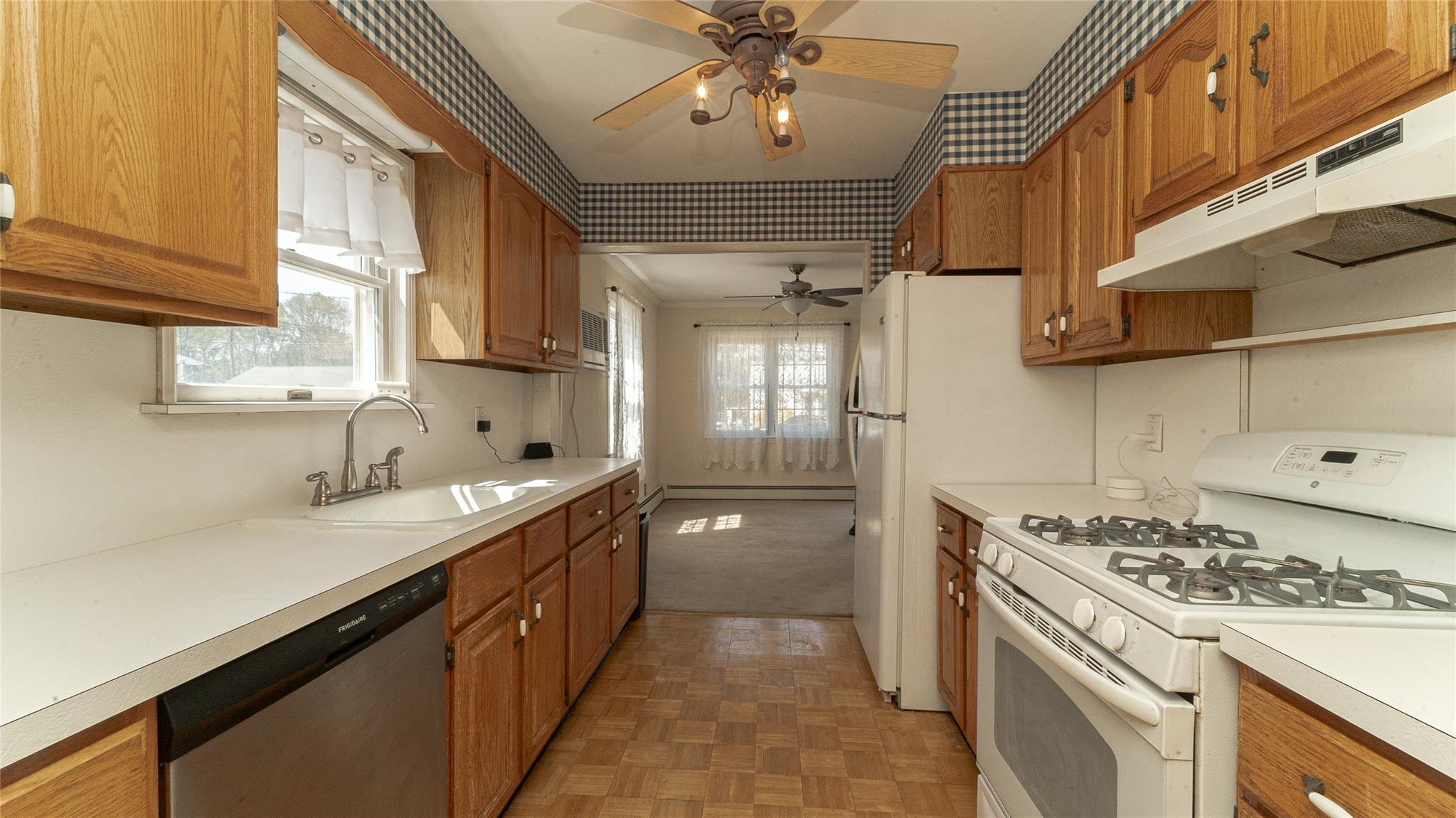 Single Family 17th  Suffolk County, NY 11704, MLS-854076-12