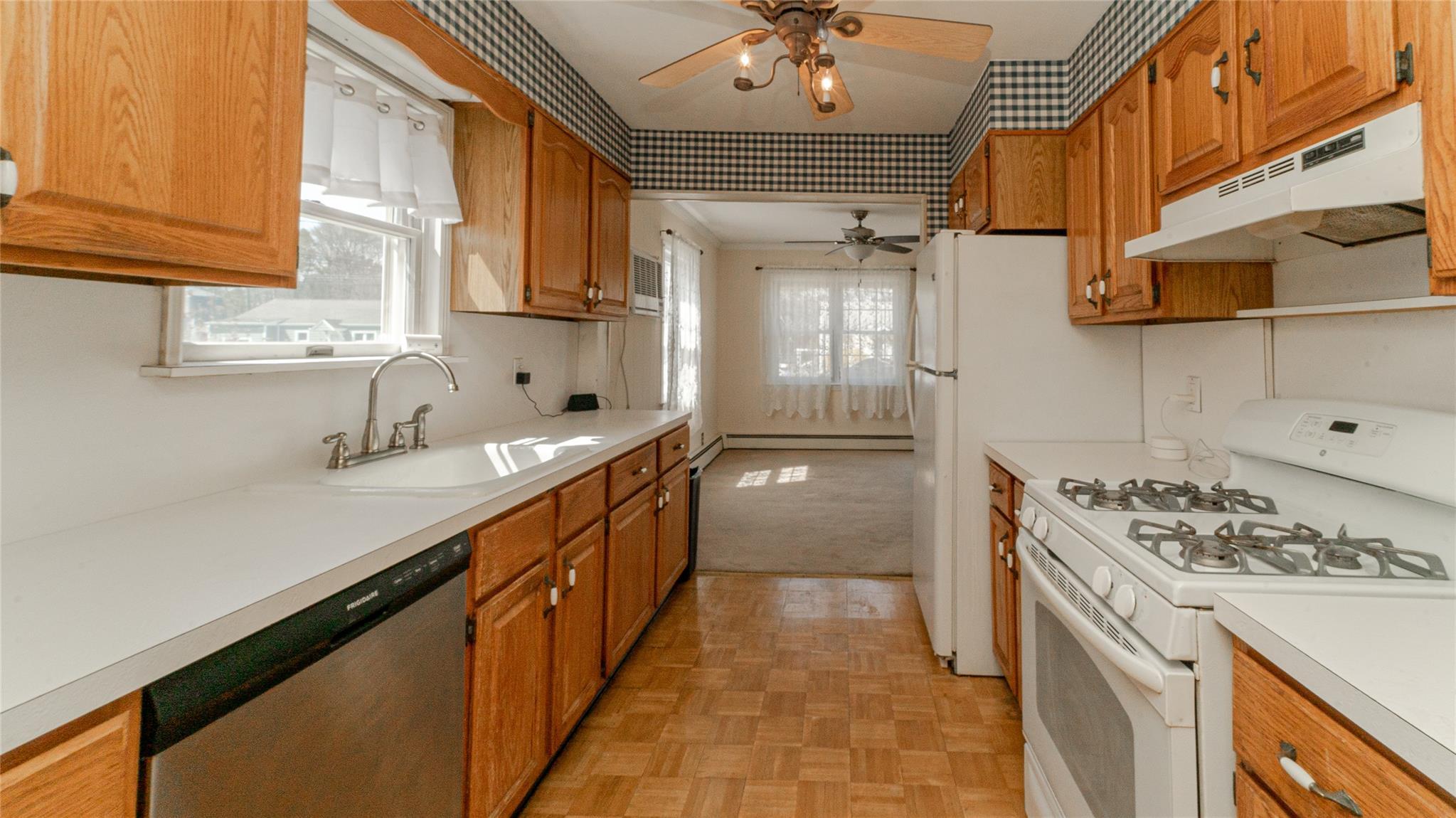 Single Family 17th  Suffolk County, NY 11704, MLS-854076-15