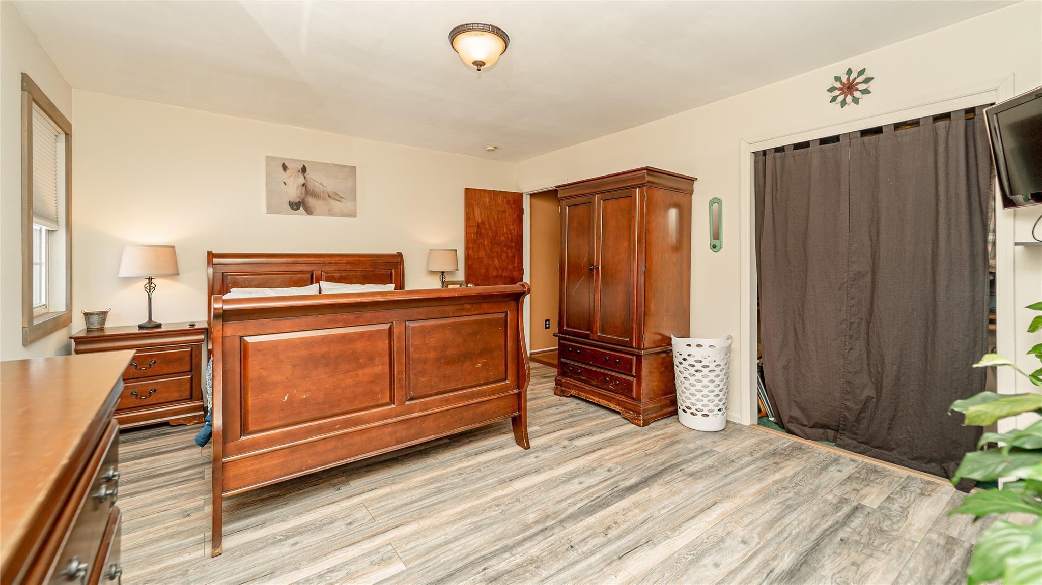 Single Family 17th  Suffolk County, NY 11704, MLS-854076-28
