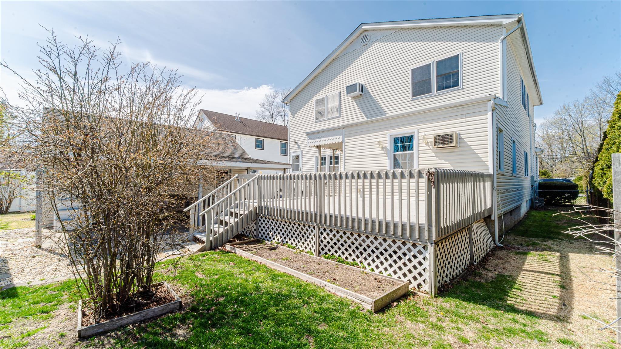 Single Family 17th  Suffolk County, NY 11704, MLS-854076-35