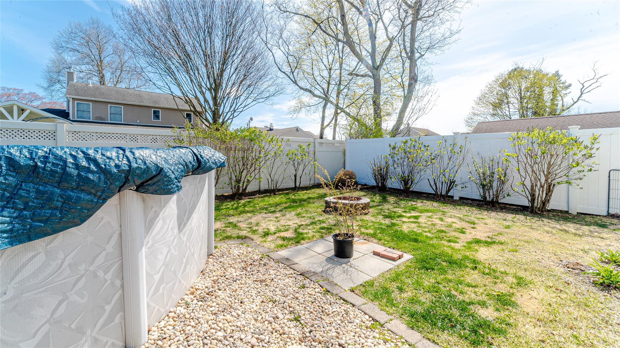 Single Family 17th  Suffolk County, NY 11704, MLS-854076-36