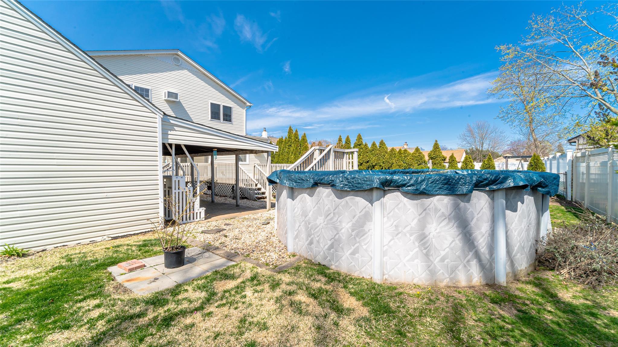 Single Family 17th  Suffolk County, NY 11704, MLS-854076-38