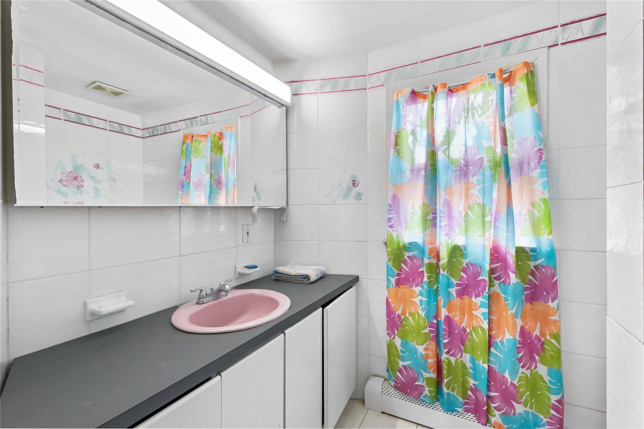 Single Family School  Suffolk County, NY 11946, MLS-854077-15