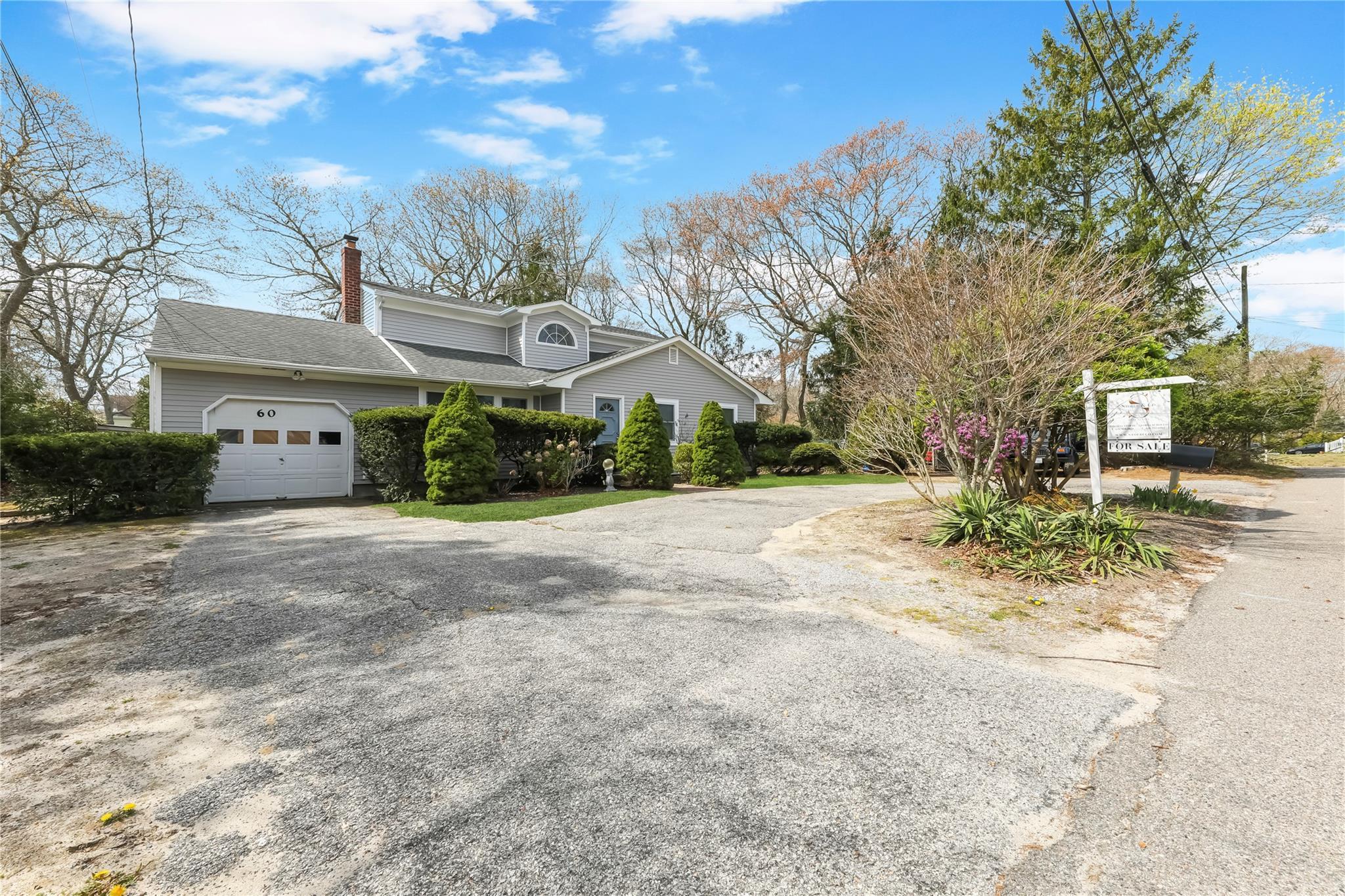 Single Family School  Suffolk County, NY 11946, MLS-854077-2