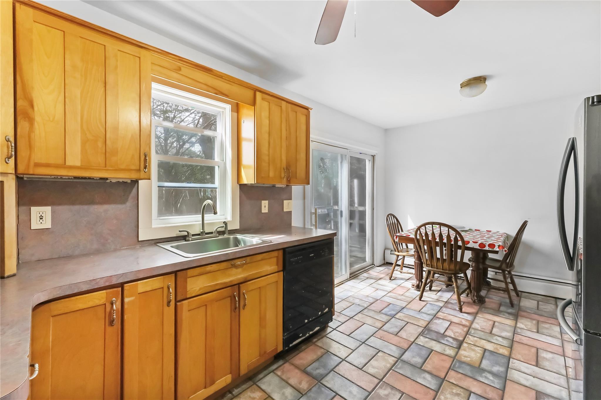 Single Family School  Suffolk County, NY 11946, MLS-854077-8