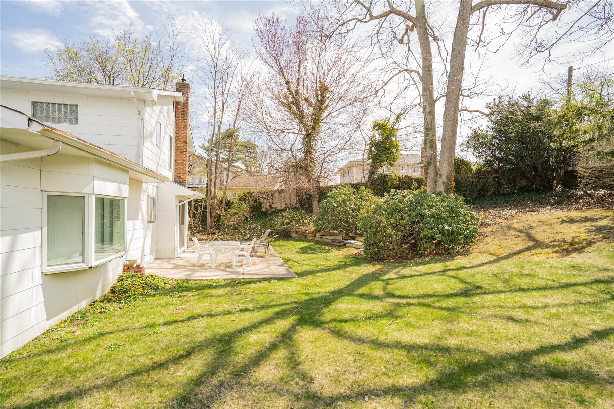 Single Family Pittoni  Suffolk County, NY 11725, MLS-854123-28