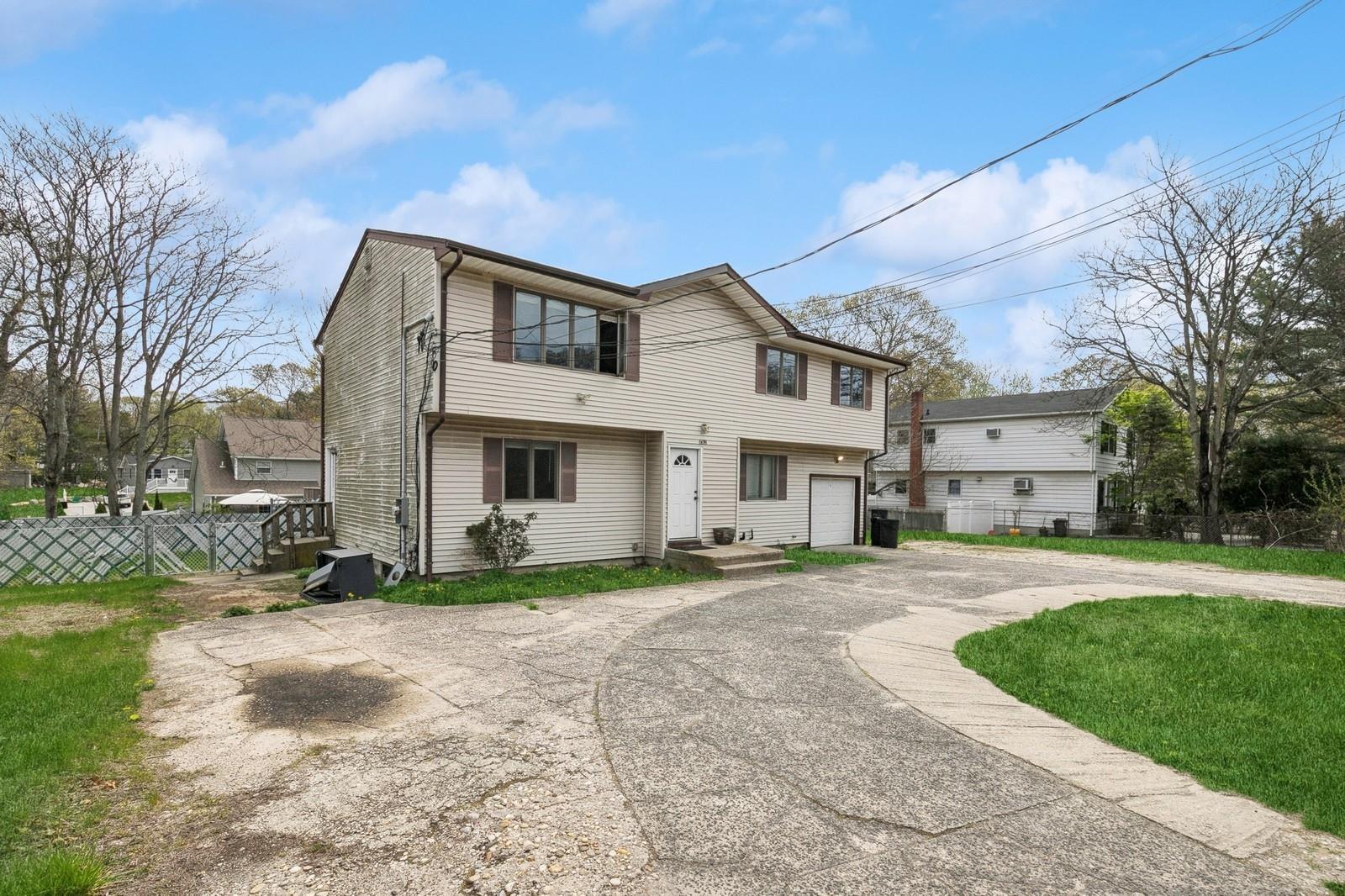 Single Family College  Suffolk County, NY 11738, MLS-854124-21