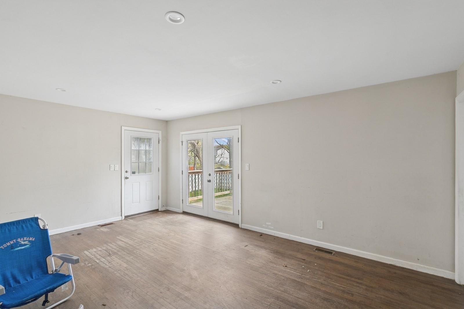 Single Family College  Suffolk County, NY 11738, MLS-854124-3