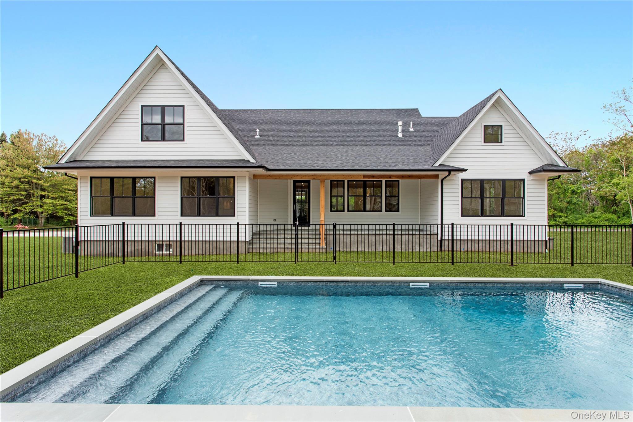 Single Family Lagoon Court  Suffolk County, NY 11901, MLS-854138-4