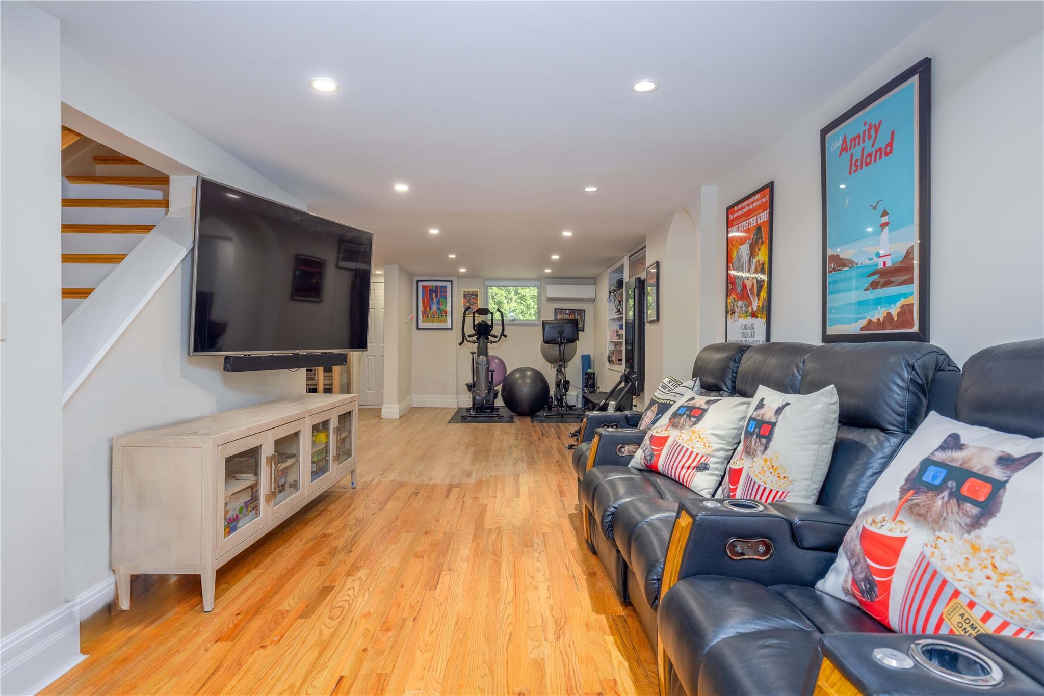 Single Family Locust  Westchester County, NY 10538, MLS-854147-34