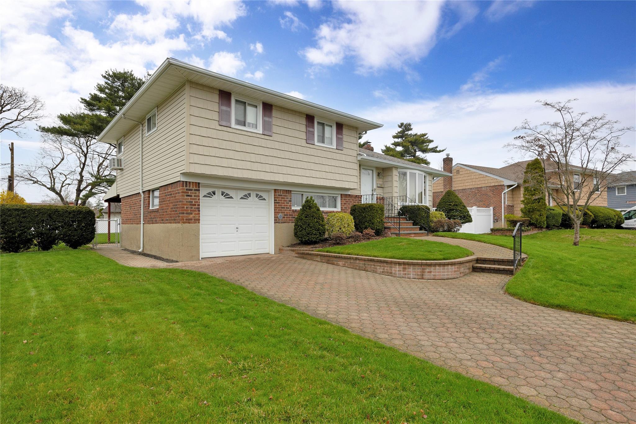 Single Family Lee  Nassau County, NY 11735, MLS-854157-2