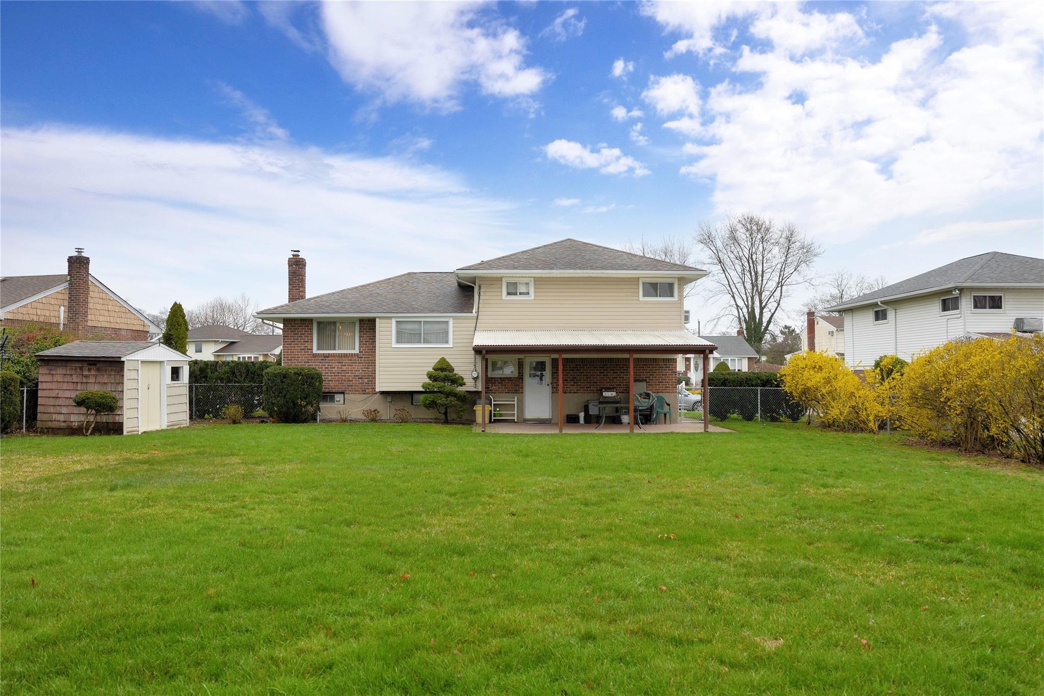 Single Family Lee  Nassau County, NY 11735, MLS-854157-25