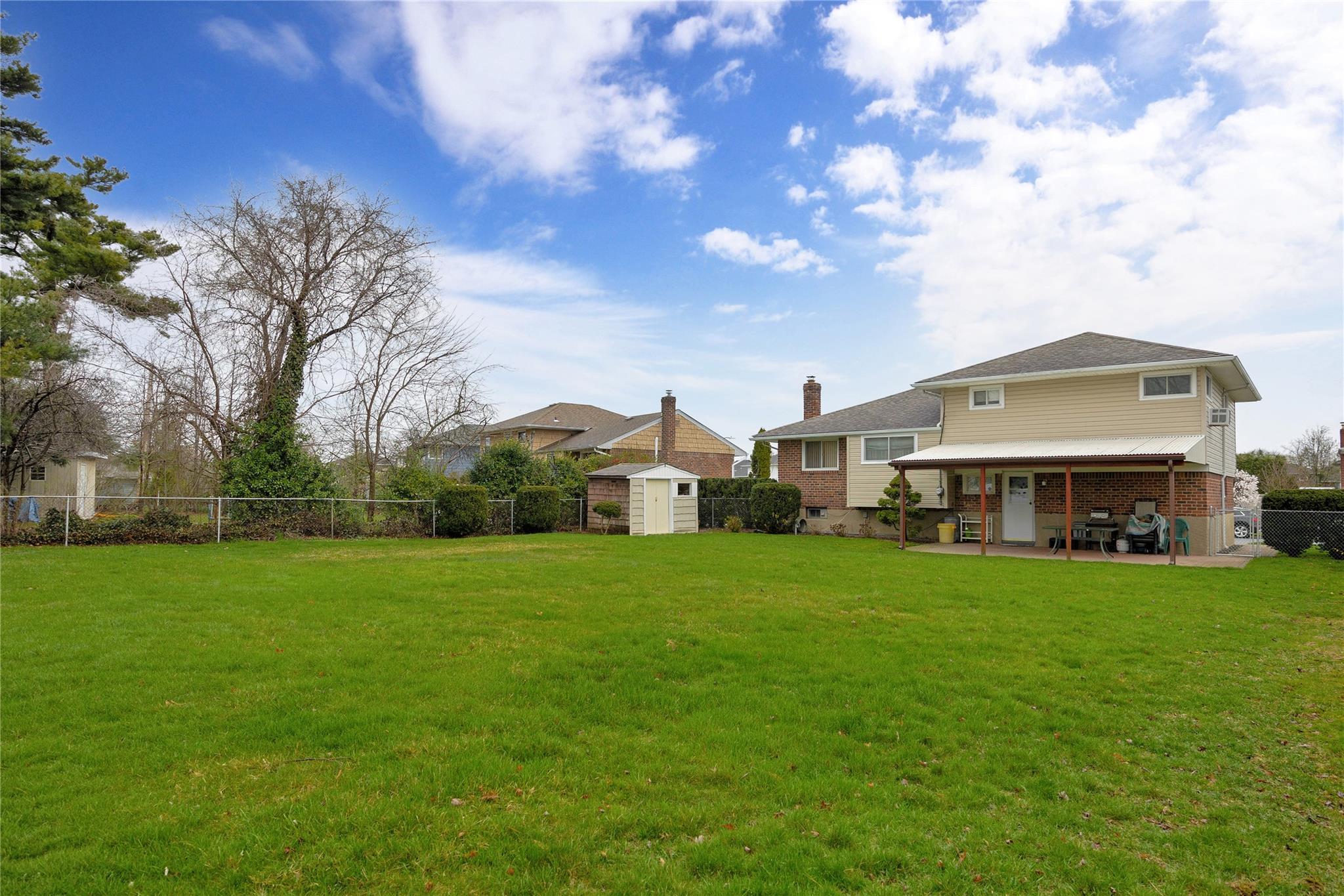 Single Family Lee  Nassau County, NY 11735, MLS-854157-28