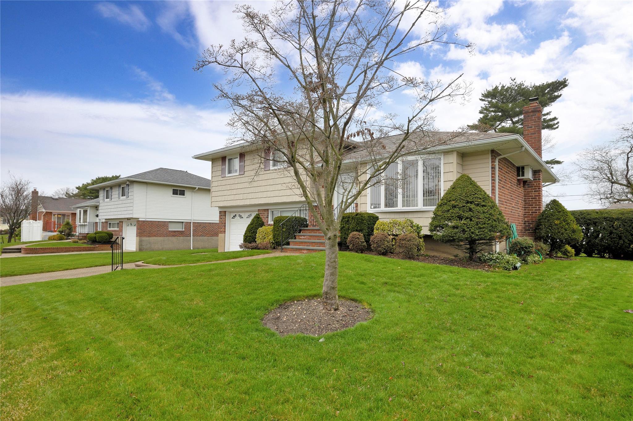 Single Family Lee  Nassau County, NY 11735, MLS-854157-3