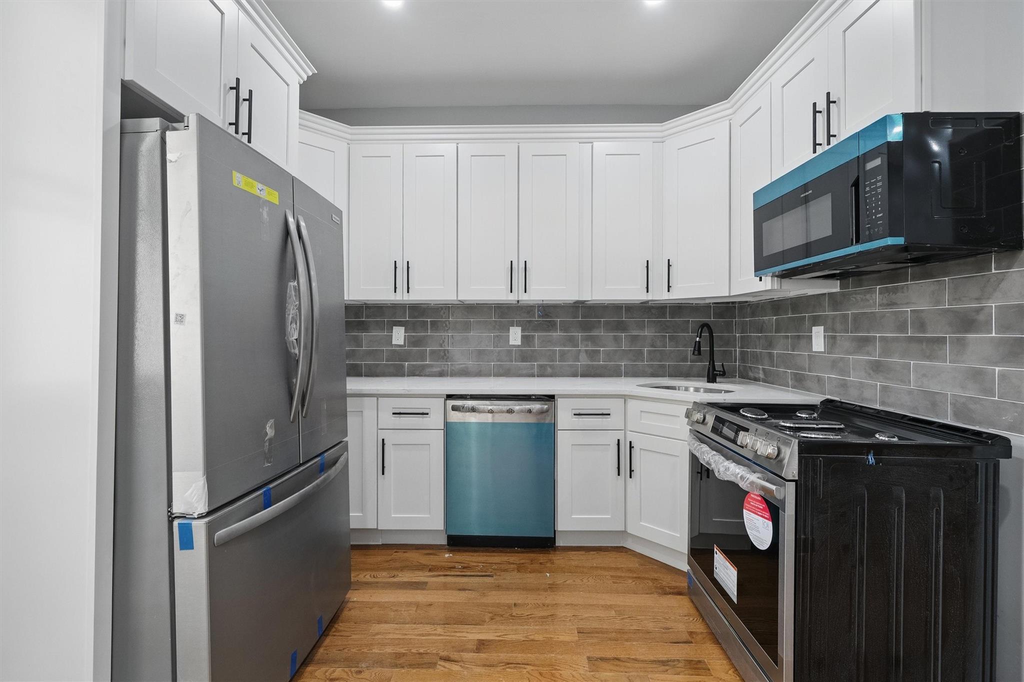 Single Family Bathgate  Bronx, NY 10457, MLS-854210-13