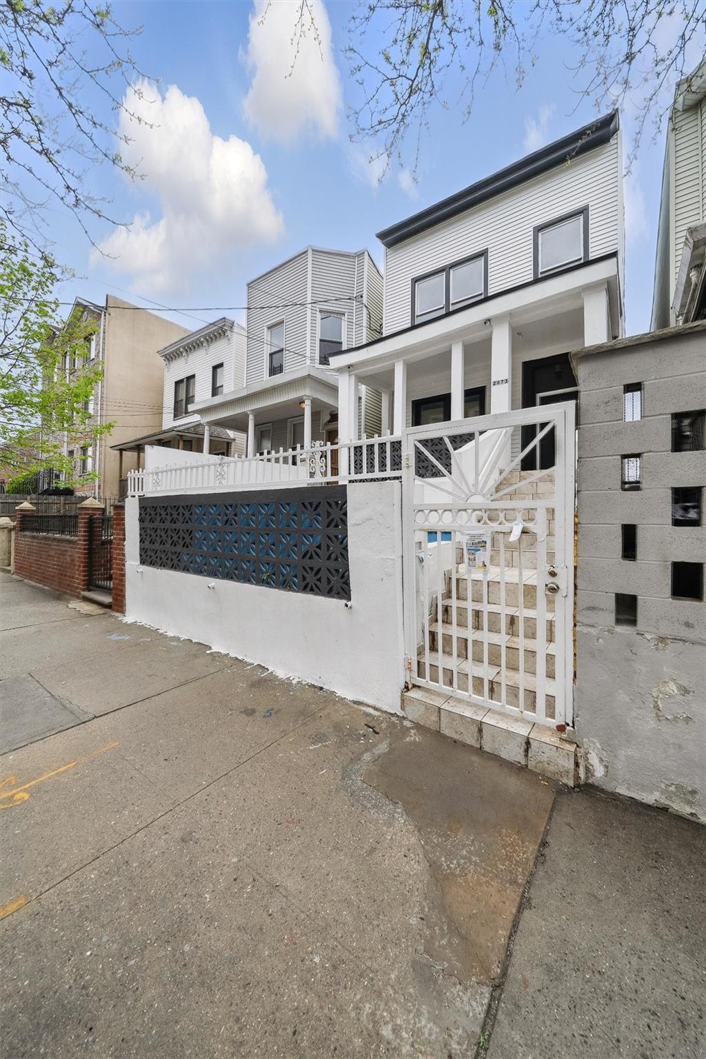 Single Family Bathgate  Bronx, NY 10457, MLS-854210-31