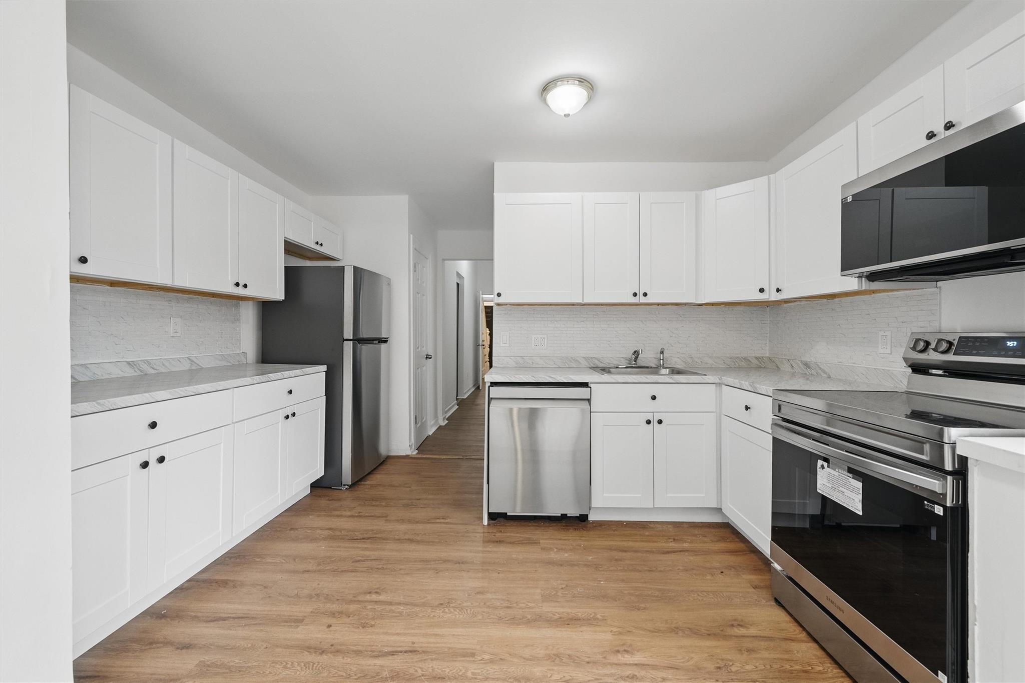 Single Family Park  Bronx, NY 10457, MLS-854227-12