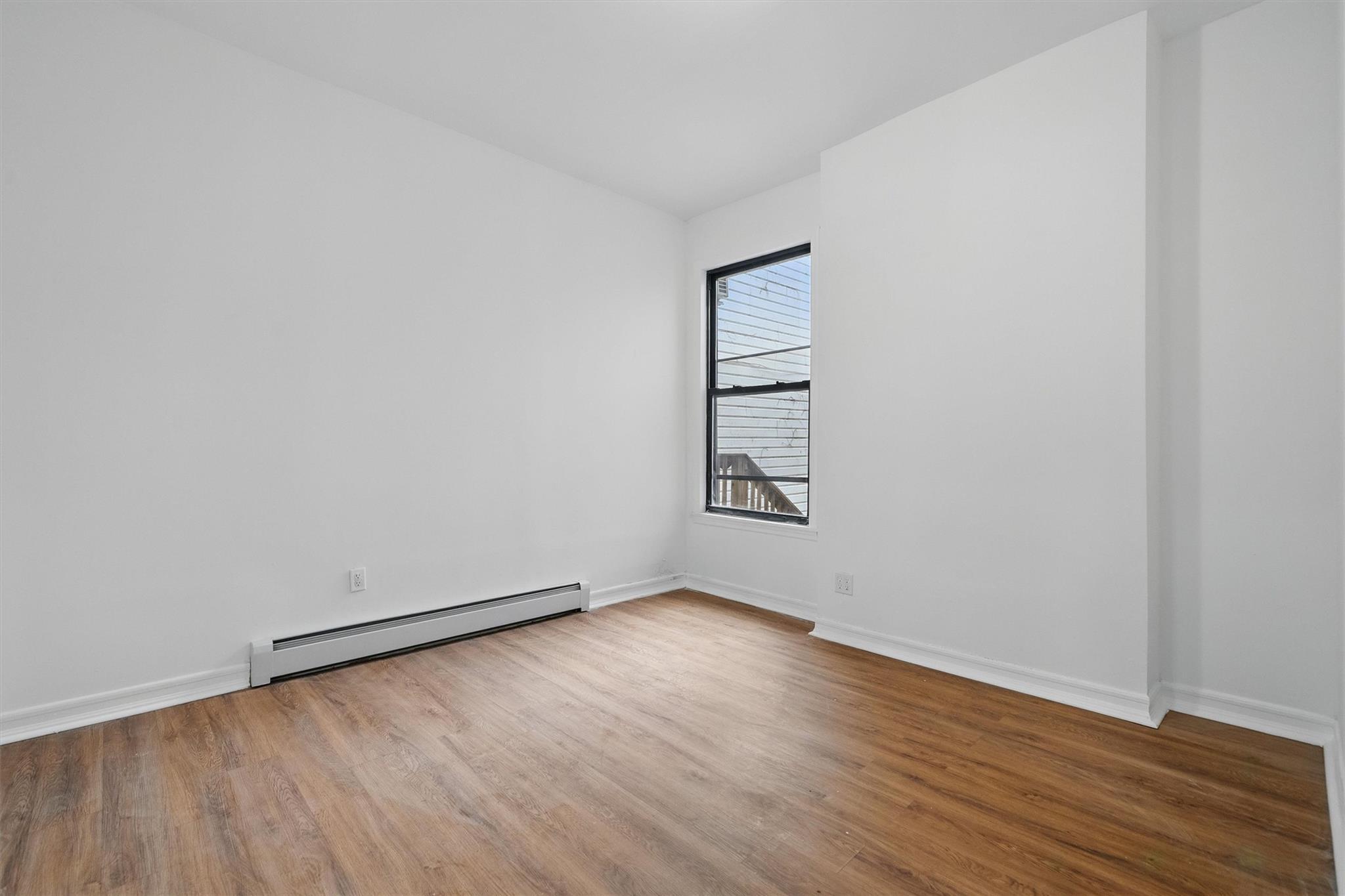 Single Family Park  Bronx, NY 10457, MLS-854227-5