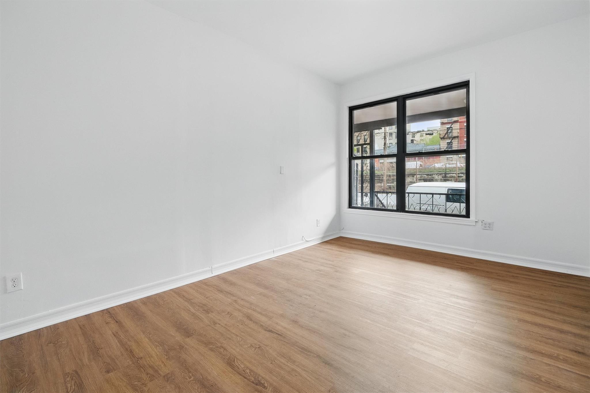 Single Family Park  Bronx, NY 10457, MLS-854227-7