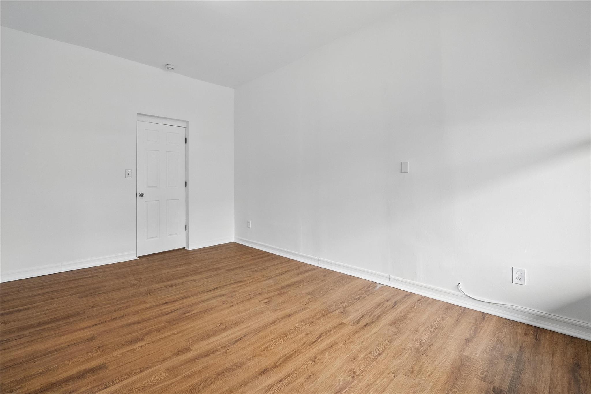 Single Family Park  Bronx, NY 10457, MLS-854227-8