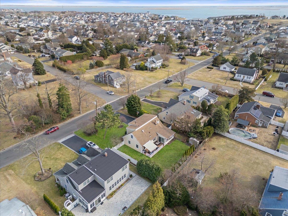 Single Family Bayview  Suffolk County, NY 11701, MLS-854254-35