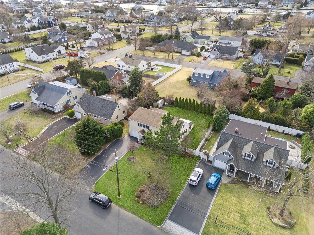 Single Family Bayview  Suffolk County, NY 11701, MLS-854254-37