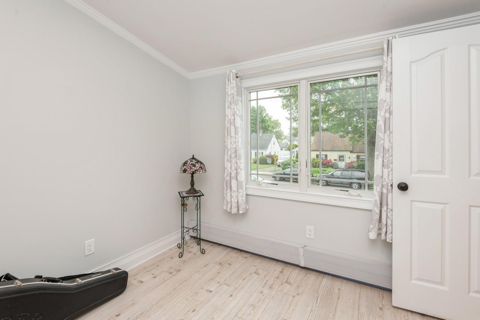 Single Family Peony  Nassau County, NY 11756, MLS-854257-33